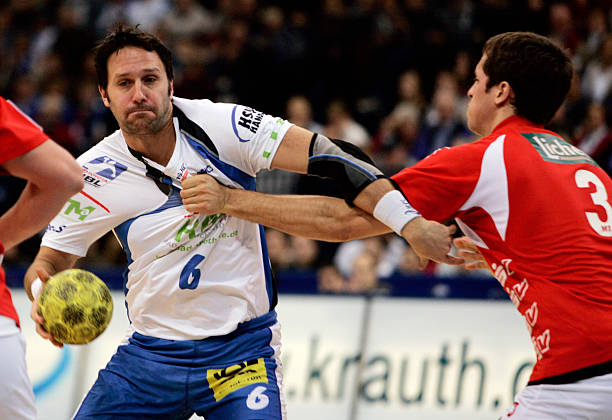 了三名防守 了三名防守