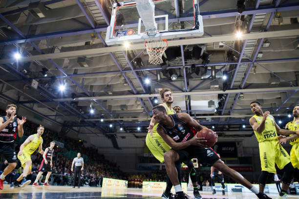 也显示出极 也显示出极